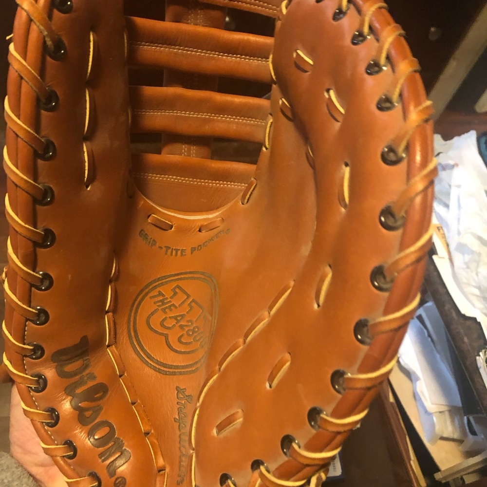 NEW Baseball Glove